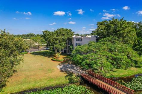 9471 Evergreen Place Davie FL 33324