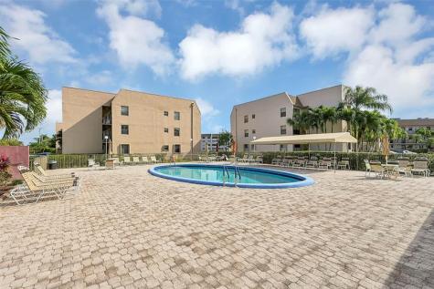 9761 Sunrise Lakes Boulevard Sunrise FL 33322