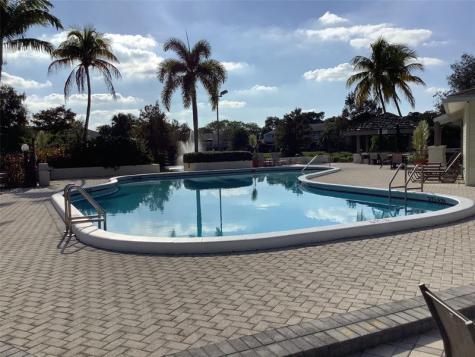 4765 S Hemingway Circle Margate FL 33063