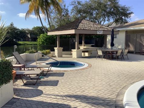 4765 S Hemingway Circle Margate FL 33063