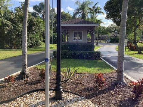 4765 S Hemingway Circle Margate FL 33063