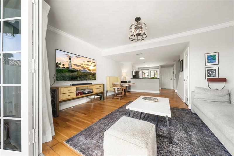 998 E Jeffery Street Boca Raton FL 33487