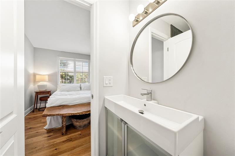 998 E Jeffery Street Boca Raton FL 33487