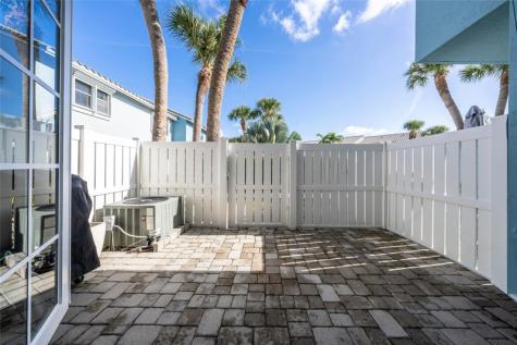 998 E Jeffery Street Boca Raton FL 33487