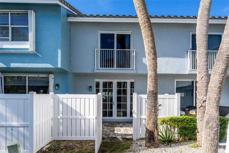 998 E Jeffery Street Boca Raton FL 33487