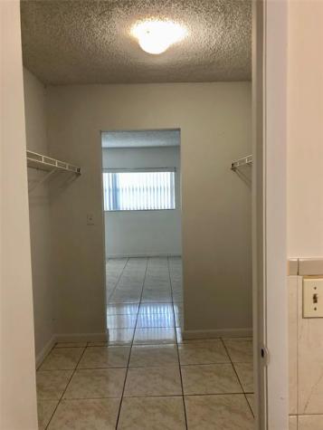 Miami FL 33172