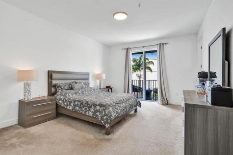 480 NE 35th Court Oakland Park FL 33334