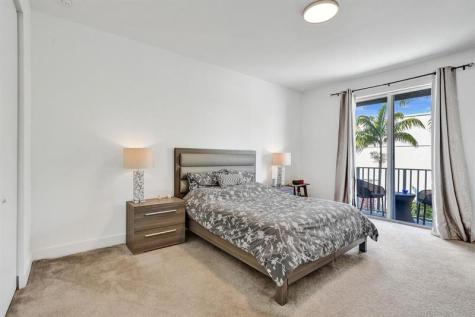 480 NE 35th Court Oakland Park FL 33334