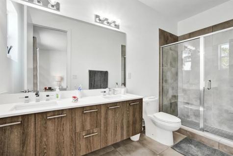 480 NE 35th Court Oakland Park FL 33334