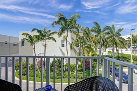 480 NE 35th Court Oakland Park FL 33334