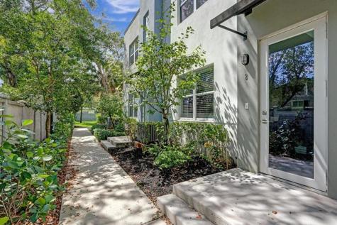 480 NE 35th Court Oakland Park FL 33334