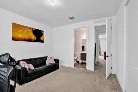 480 NE 35th Court Oakland Park FL 33334