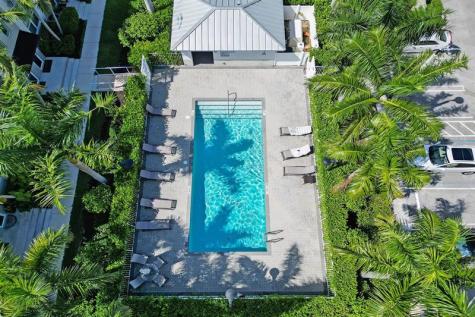480 NE 35th Court Oakland Park FL 33334