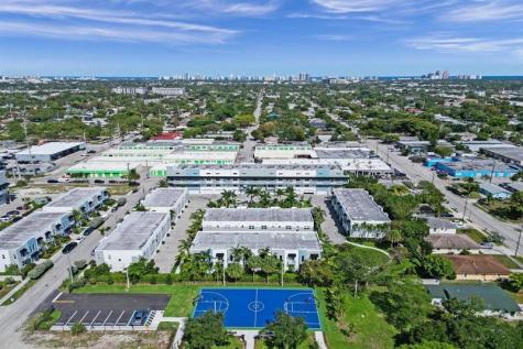 480 NE 35th Court Oakland Park FL 33334