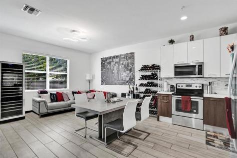 480 NE 35th Court Oakland Park FL 33334