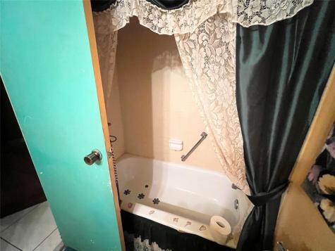 2650 NW 49th Avenue Lauderdale Lakes FL 33313