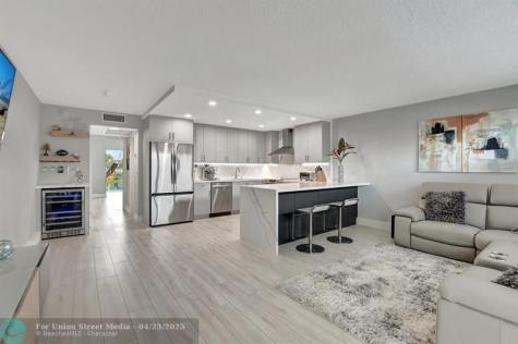 3107 Cambridge E Deerfield Beach FL 33442