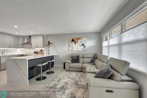 3107 Cambridge E Deerfield Beach FL 33442