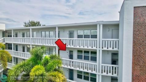 3107 Cambridge E Deerfield Beach FL 33442