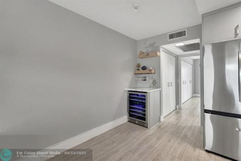 3107 Cambridge E Deerfield Beach FL 33442