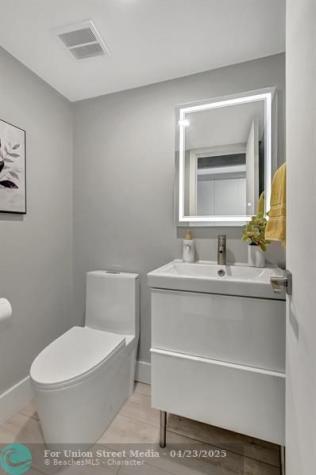 3107 Cambridge E Deerfield Beach FL 33442