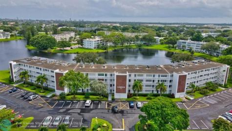 3107 Cambridge E Deerfield Beach FL 33442