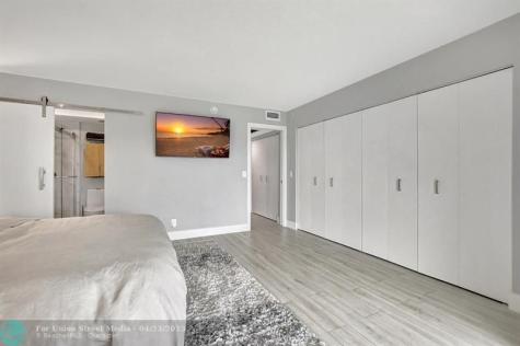 3107 Cambridge E Deerfield Beach FL 33442