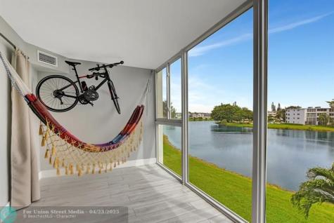 3107 Cambridge E Deerfield Beach FL 33442