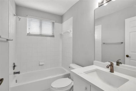 12502 NW 56th Street Coral Springs FL 33076