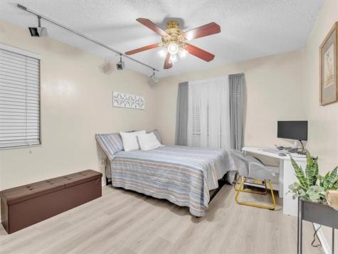 146 NW 98th Terrace Plantation FL 33324