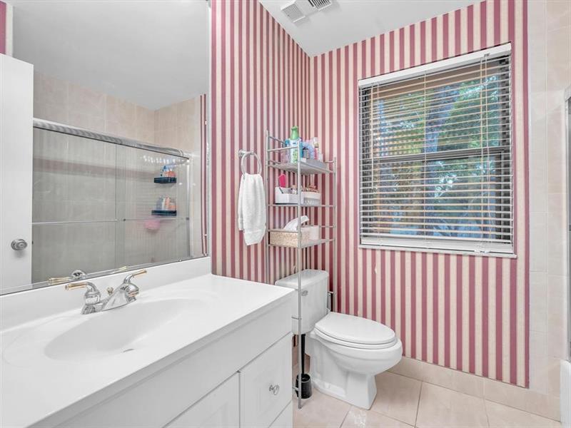 146 NW 98th Terrace Plantation FL 33324