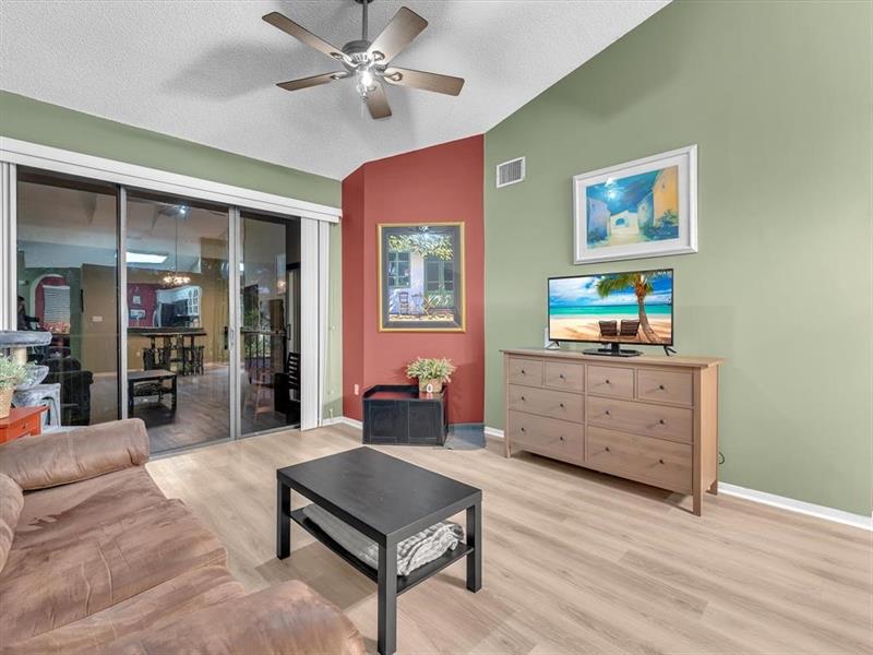 146 NW 98th Terrace Plantation FL 33324