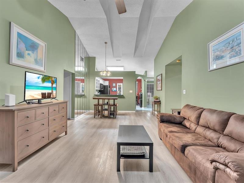 146 NW 98th Terrace Plantation FL 33324