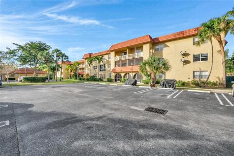 10762 La Placida Drive Coral Springs FL 33065