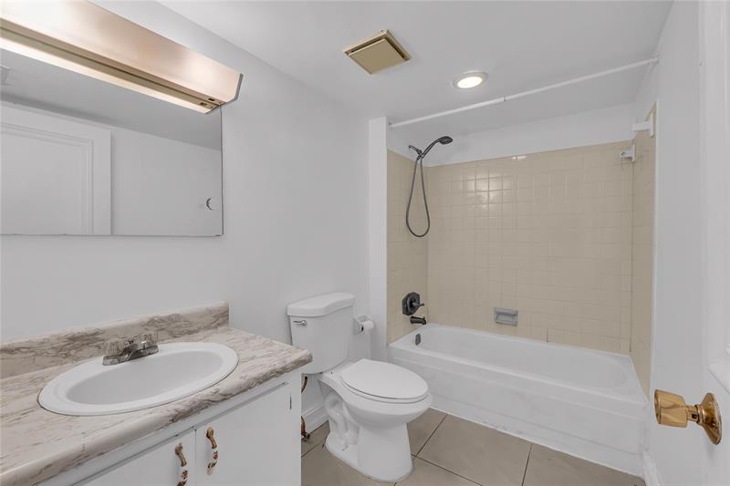 10762 La Placida Drive Coral Springs FL 33065