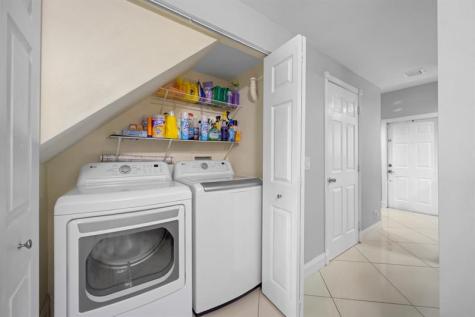 4923 SW 31st Terrace Dania Beach FL 33312