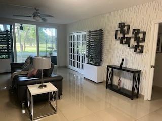 565 Oaks Lane Pompano Beach FL 33069