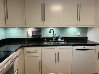 565 Oaks Lane Pompano Beach FL 33069