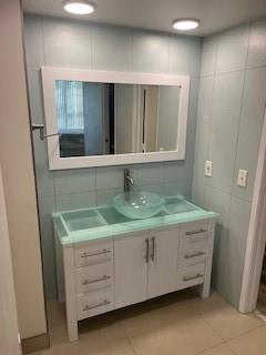 565 Oaks Lane Pompano Beach FL 33069