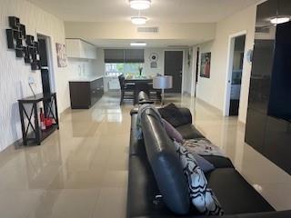 565 Oaks Lane Pompano Beach FL 33069