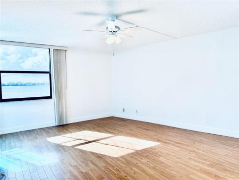 112 Lake Emerald Oakland Park FL 33309