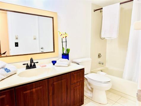 112 Lake Emerald Oakland Park FL 33309