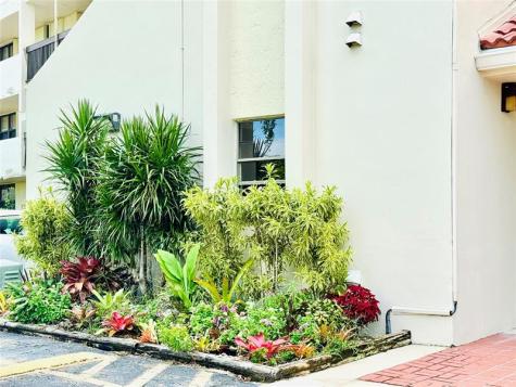 112 Lake Emerald Oakland Park FL 33309