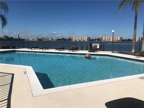 112 Lake Emerald Oakland Park FL 33309