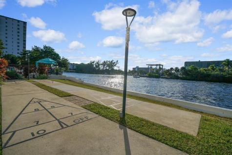 1609 N Riverside Drive Pompano Beach FL 33062