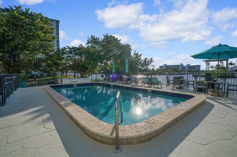 1609 N Riverside Drive Pompano Beach FL 33062