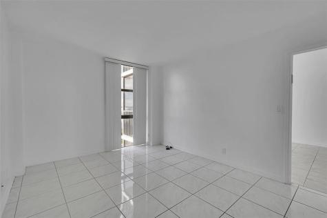 20335 W Country Club Drive Aventura FL 33180