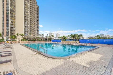 20335 W Country Club Drive Aventura FL 33180