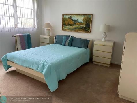 811 S Hollybrook Drive Pembroke Pines FL 33025