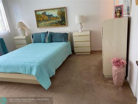 811 S Hollybrook Drive Pembroke Pines FL 33025